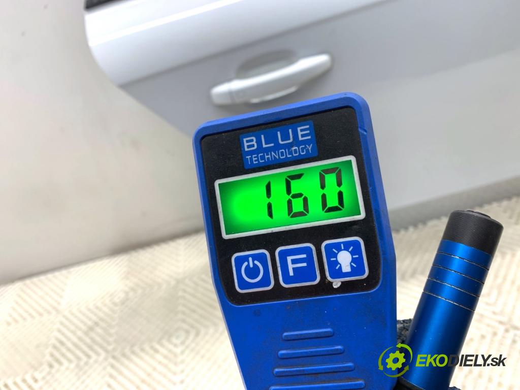 AUDI A4 B8 Kombi 2011 125 kW 2.0 TDI quattro 1968 Dvere pravy zad LS9R