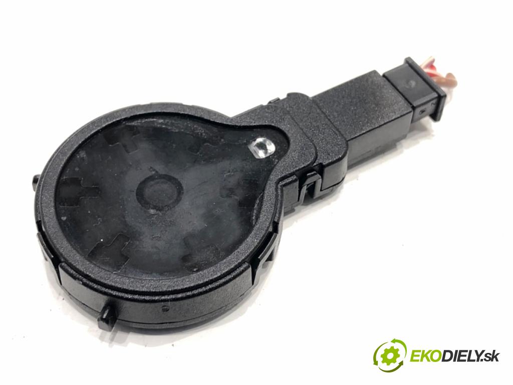 AUDI A4 B8 Kombi 2011 125 kW 2.0 TDI quattro 1968 snímač deště 8K0955559 (Snímač deště)