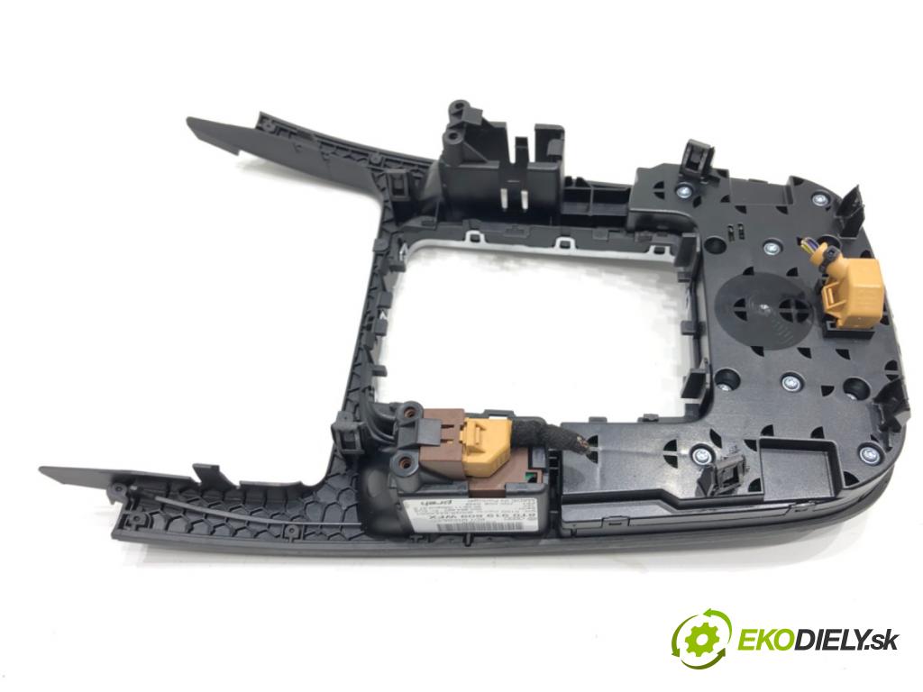 AUDI A4 B8 Kombi 2011 125 kW 2.0 TDI quattro 1968 Panel ovládania navigácie 8T0919609