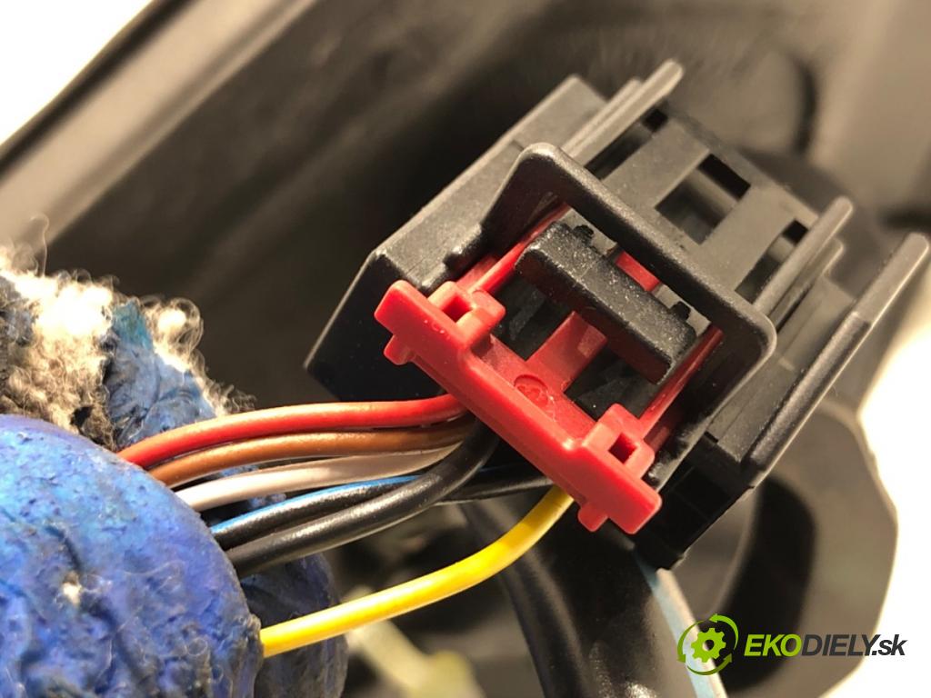 AUDI A4 B8 Kombi 2011 125 kW 2.0 TDI quattro 1968 Spätné zrkadlo pravy LS9R