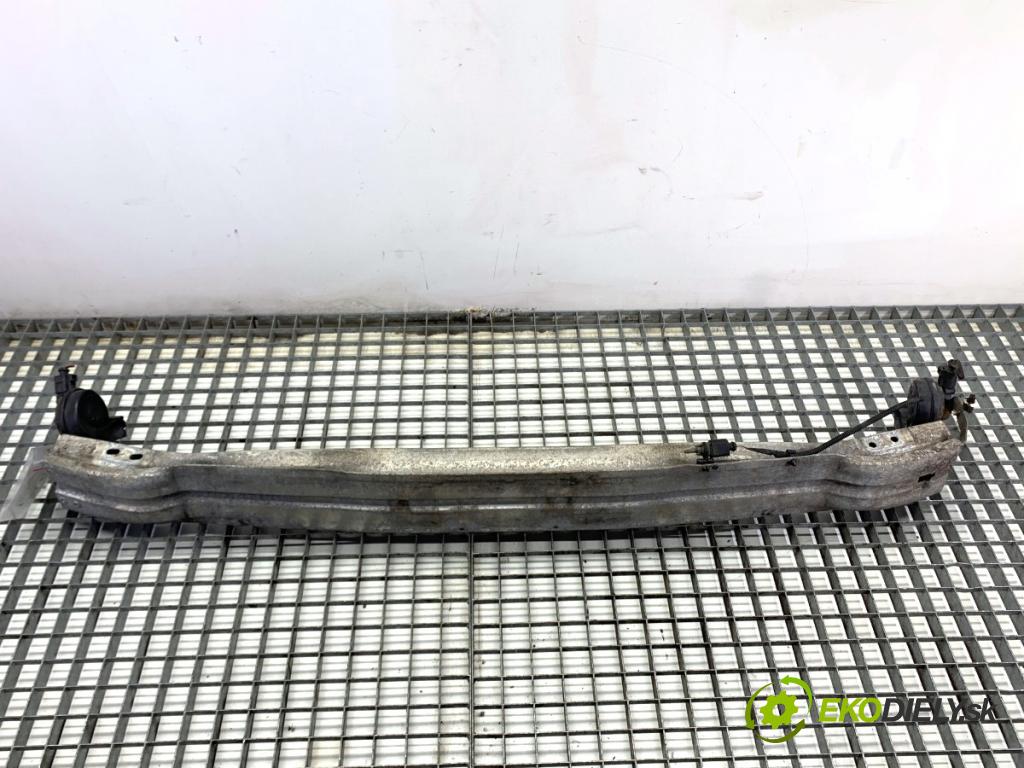 AUDI A4 B8 Kombi 2011 125 kW 2.0 TDI quattro 1968 Výstuha nárazníka predný  (Výstuha predná)