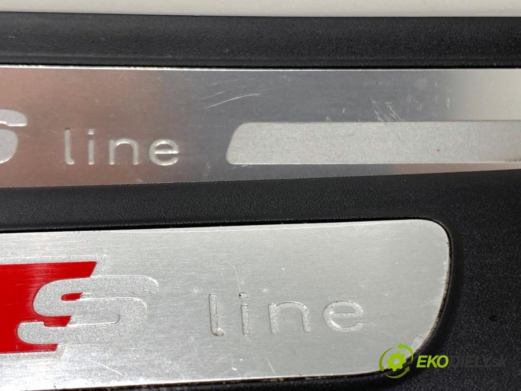 AUDI A4 B8 Kombi 2011 125 kW 2.0 TDI quattro 1968 lišty gumy pedálu PROGOWE S-LINE 8K0853373B 8K0853376B