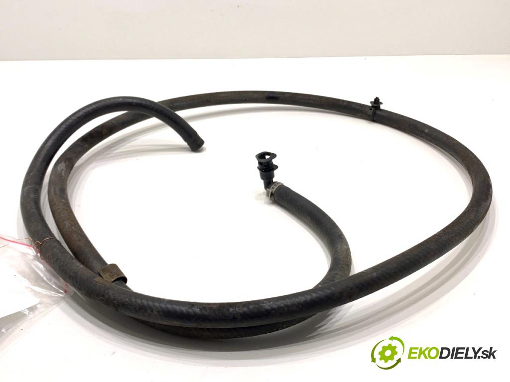 AUDI A4 B8 Kombi 2011 125 kW 2.0 TDI quattro 1968 trubka ostřikovačů světel XENON