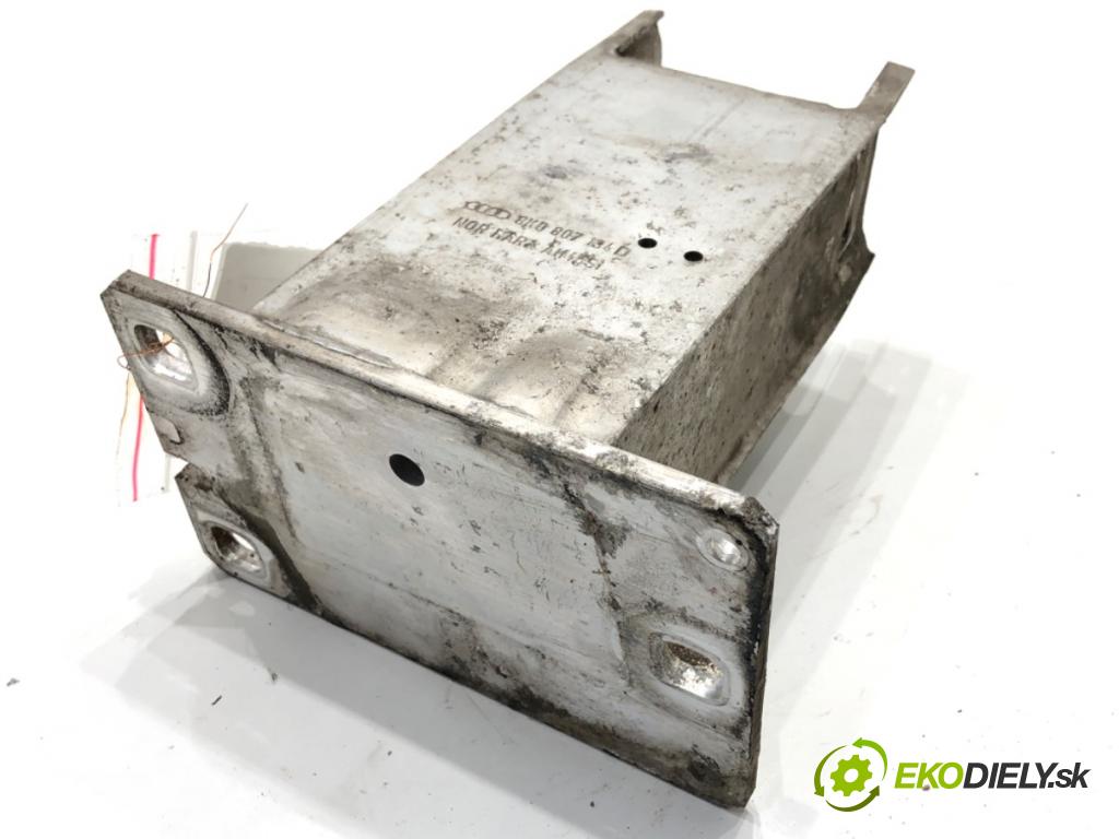 AUDI A4 B8 Kombi 2011 125 kW 2.0 TDI quattro 1968 držák mačkání přední část pravá 8K0807134D