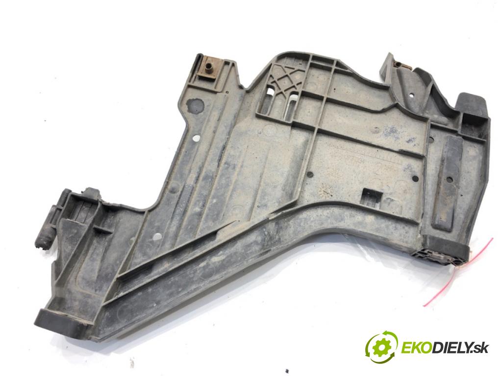 AUDI A4 B8 Kombi 2011 125 kW 2.0 TDI quattro 1968 Úchyt svetla pravy 1301073034