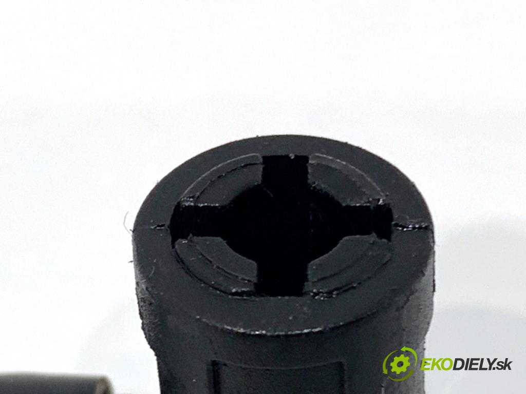 AUDI A4 B8 Kombi 2011 125 kW 2.0 TDI quattro 1968 kable Prevody: