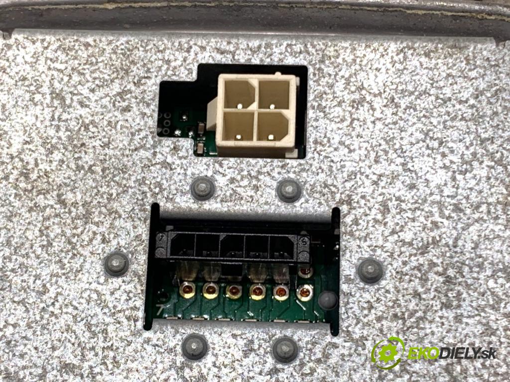 AUDI A4 B8 Kombi 2011 125 kW 2.0 TDI quattro 1968 Menič XENON 8K0907472A (Riadiaca jednotka xenónu)