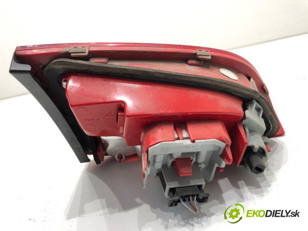 AUDI A4 B8 Kombi 2011 125 kW 2.0 TDI quattro 1968 Svetlo zad pravá vnútorná 8K9945094B (Kľučka dverí ostatné)