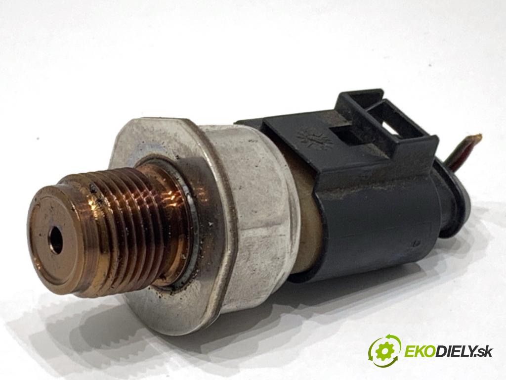 AUDI A4 B8 Kombi 2011 125 kW 2.0 TDI quattro 1968 Snímač tlaku paliva 711225040 (Snímač)