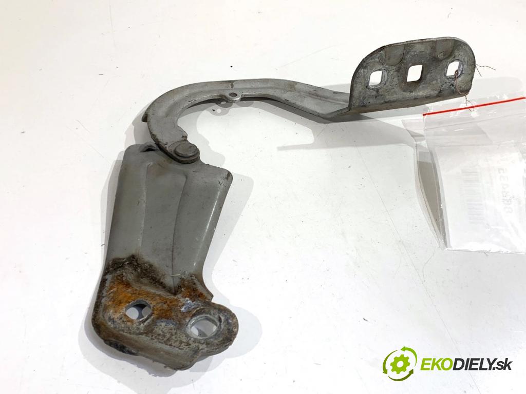 FORD FOCUS III Kombi 2016 88 kW 1.5 TDCi 1499 závěs kapoty pravý přední část BM51-A16800-AD