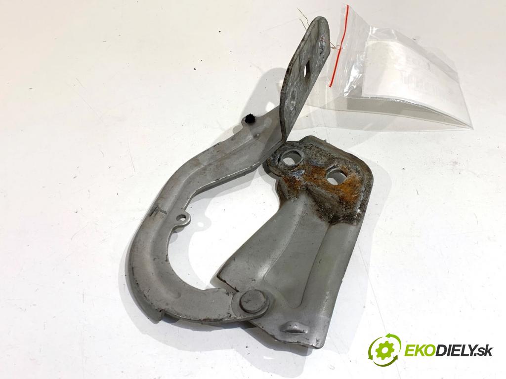 FORD FOCUS III Kombi 2016 88 kW 1.5 TDCi 1499 Záves kapoty pravy predný BM51-A16800-AD