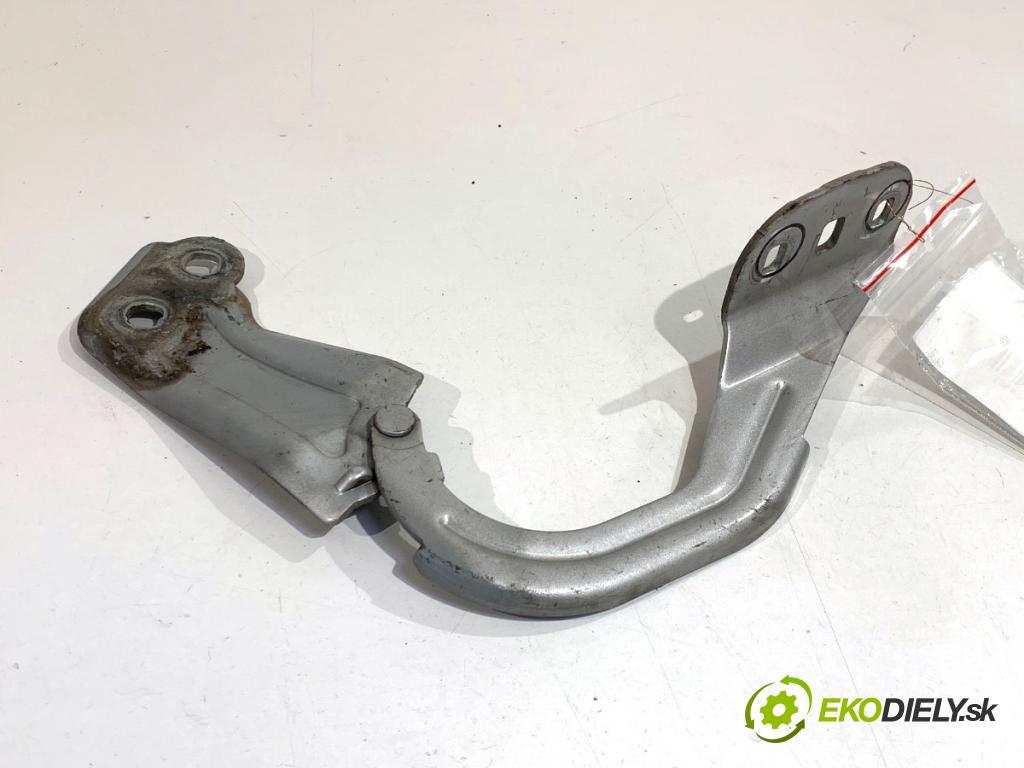 FORD FOCUS III Kombi 2016 88 kW 1.5 TDCi 1499 závěs kapoty levý přední část BM51-A16801-AD