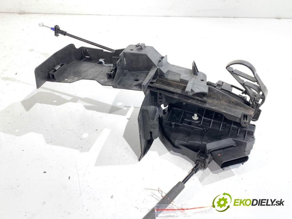 FORD FOCUS III Kombi 2016 88 kW 1.5 TDCi 1499 zámok dveře levý přední část BM5A-A21813-AG