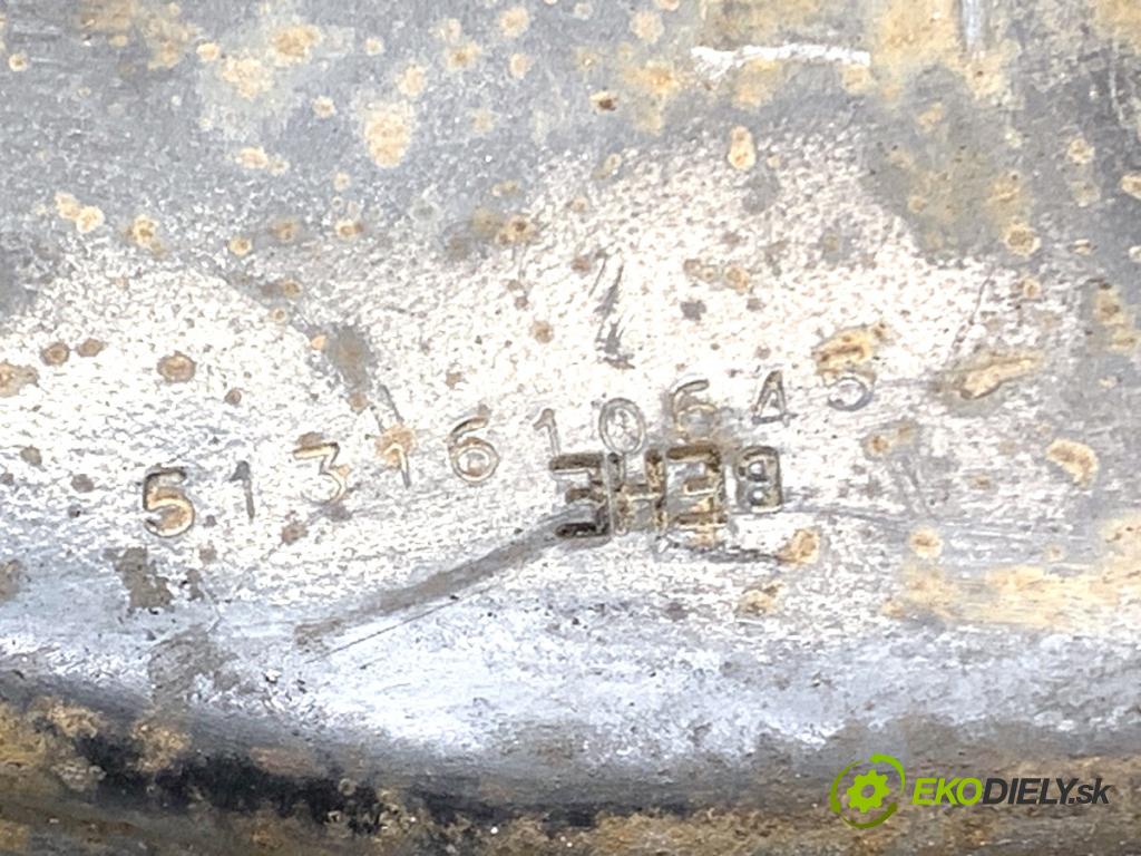 FORD FOCUS III Kombi 2016 88 kW 1.5 TDCi 1499 rameno pravý přední část