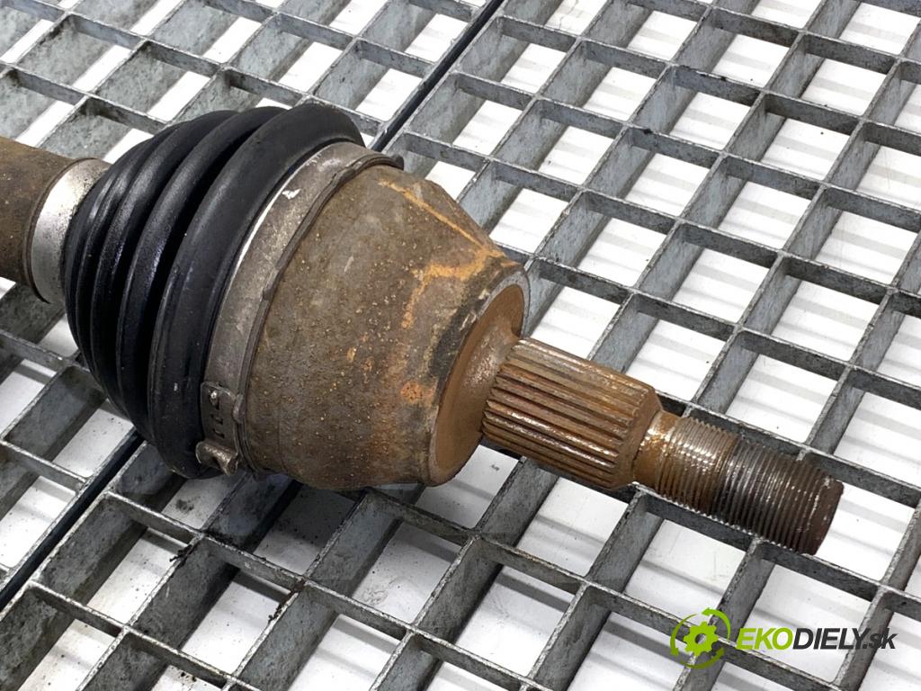 FORD FOCUS III Kombi 2016 88 kW 1.5 TDCi 1499 poloos pravý přední část