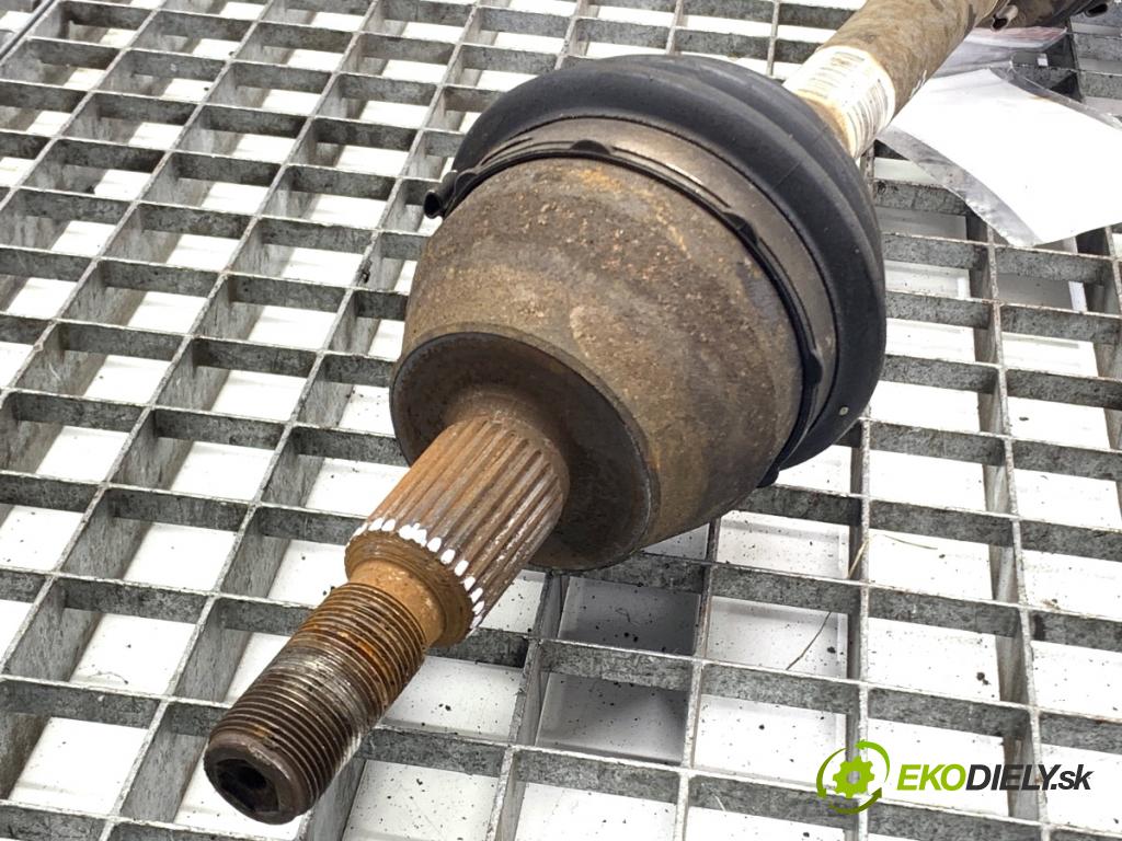 FORD FOCUS III Kombi 2016 88 kW 1.5 TDCi 1499 poloos levý přední část AV61-3B437-CC