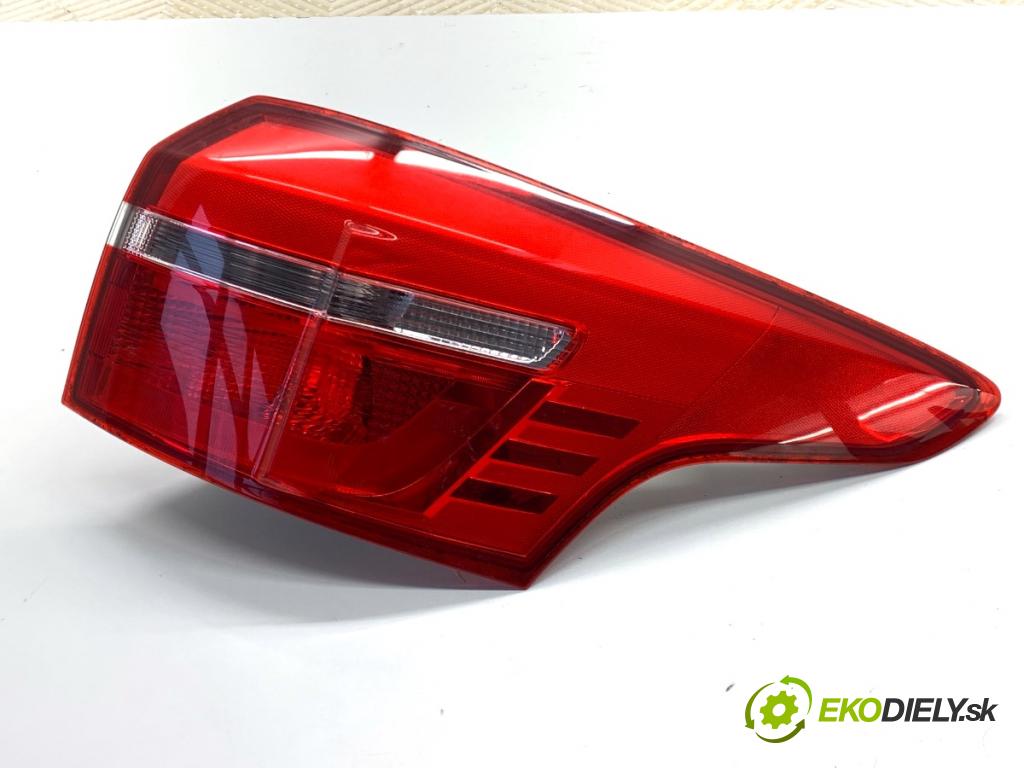 FORD FOCUS III Kombi 2016 88 kW 1.5 TDCi 1499 Svetlo pravy zad 