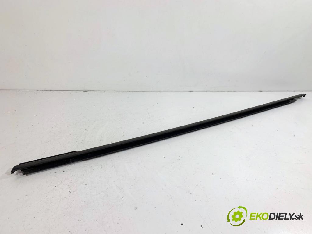 FORD FOCUS III Kombi 2016 88 kW 1.5 TDCi 1499 lišta Sbírání: přední část levý