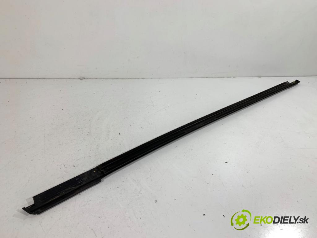 FORD FOCUS III Kombi 2016 88 kW 1.5 TDCi 1499 lišta Sbírání: přední část levý