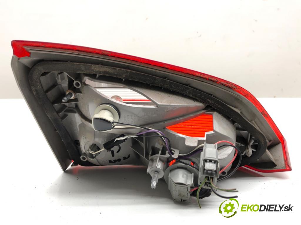 FORD FOCUS III Kombi 2016 88 kW 1.5 TDCi 1499 světlo zadní část pravá vnitřní F1EB-13A602-CA (Klika dveří ostatní)