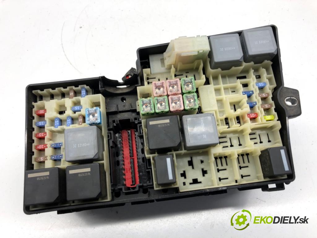 FORD FOCUS III Kombi 2016 88 kW 1.5 TDCi 1499 skříňka poistková F1FT-14K7333-CRA (Pojistková skříňka)