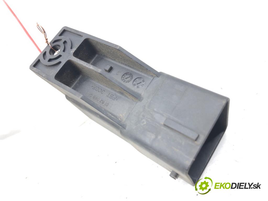 FORD FOCUS III Kombi 2016 88 kW 1.5 TDCi 1499 relé svíček žhavení 9803299780 (Relé)