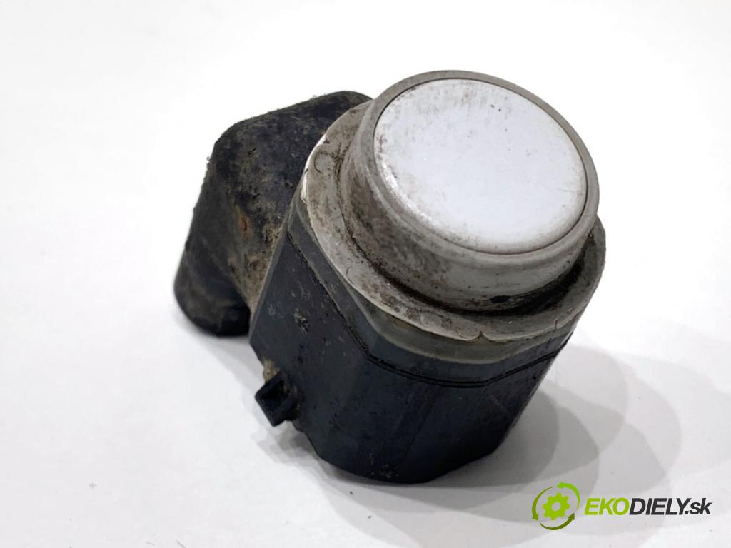 AUDI A4 B8 Kombi 2011 125 kW 2.0 TDI quattro 1968 snímač PDC 1S0919275A