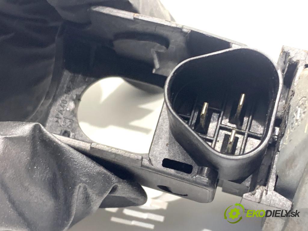 BMW E60 sedan 2004 170 kW 530 i 2979 Cievka zapaľovacia 0221504471 (Zapaľovacia cievka)