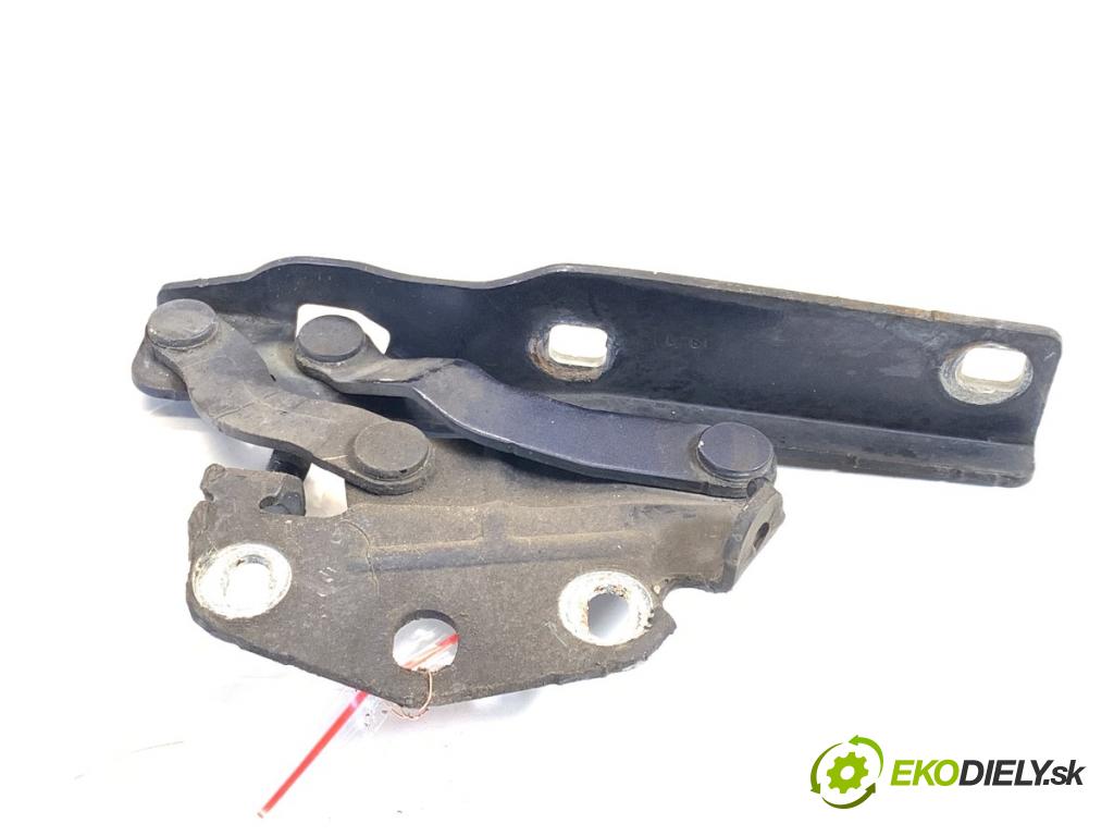 VW PASSAT B7 Kombi 2011 125 kW 2.0 TDI 1968 Záves kapoty ľavy predný 