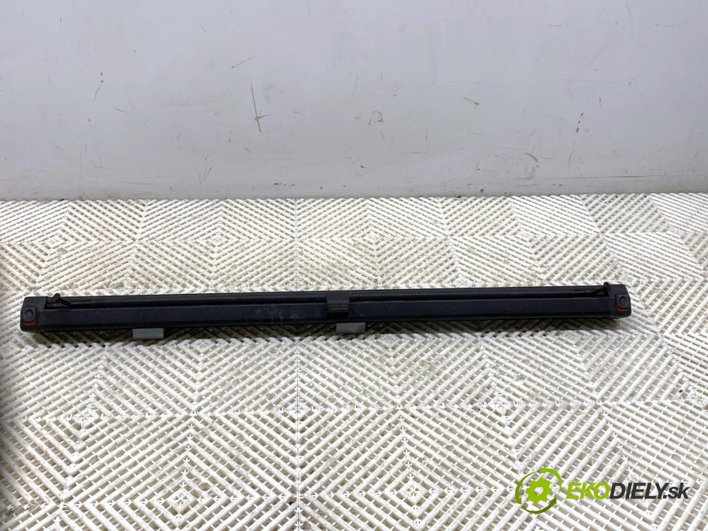 VW PASSAT B7 Kombi 2011 125 kW 2.0 TDI 1968 Roleta kufra 