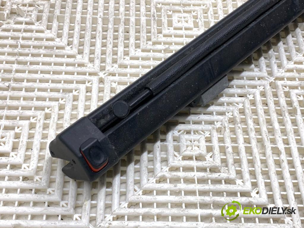 VW PASSAT B7 Kombi 2011 125 kW 2.0 TDI 1968 Roleta kufra