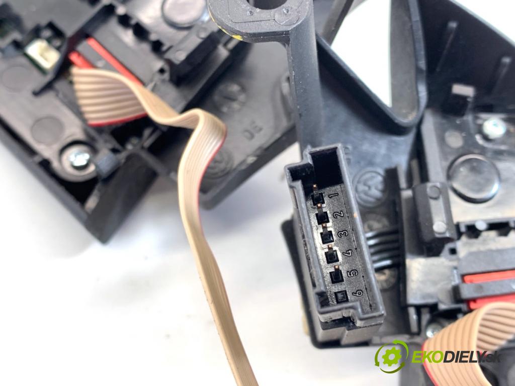 VW PASSAT B7 Kombi 2011 125 kW 2.0 TDI 1968 SPÍNAČE: volantu 3C8959537D