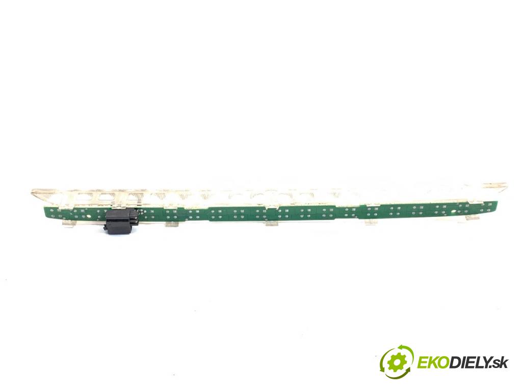 VW PASSAT B7 Kombi 2011 125 kW 2.0 TDI 1968 Svetlo brzdových svetiel