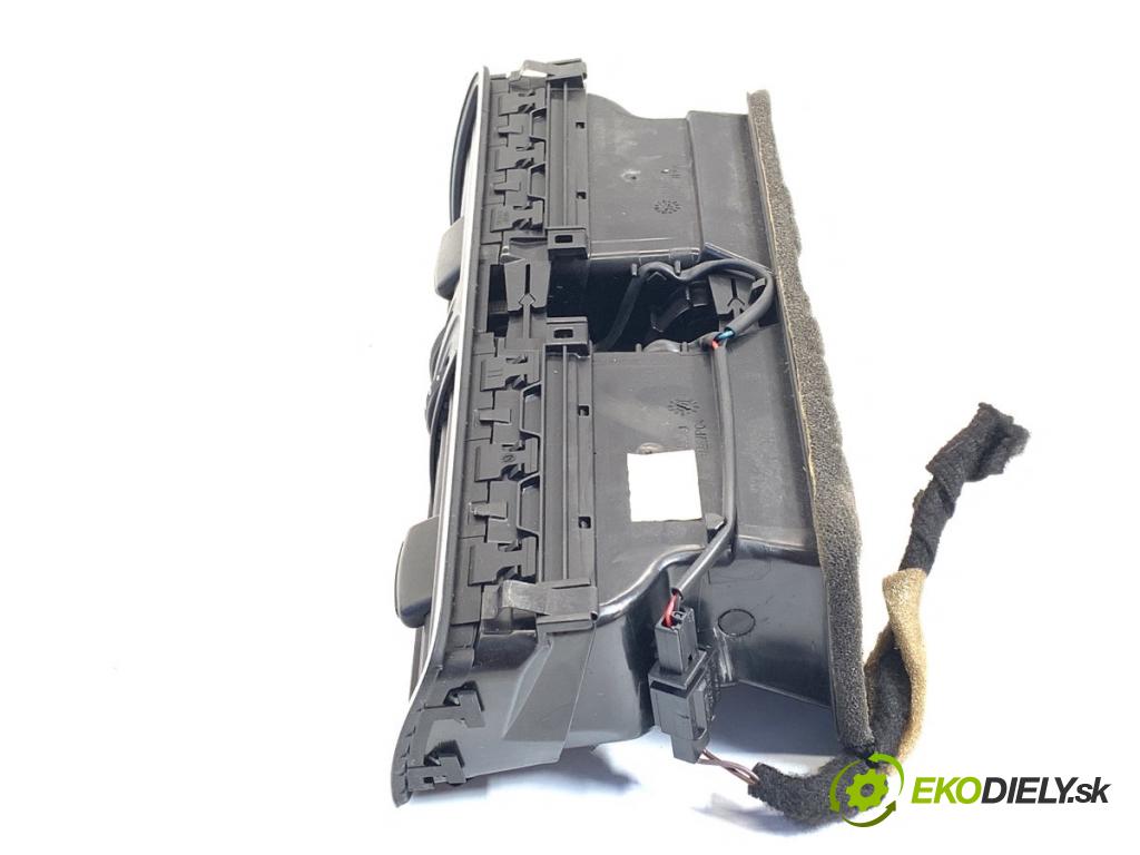 VW PASSAT B7 Kombi 2011 125 kW 2.0 TDI 1968 Mriežky kúrenia predný 3AB819728A