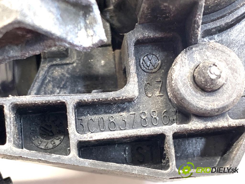 VW PASSAT B7 Kombi 2011 125 kW 2.0 TDI 1968 klika vnejší pravý přední část
