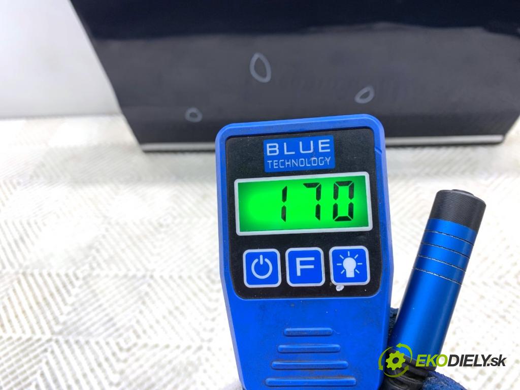 VW PASSAT B7 Kombi 2011 125 kW 2.0 TDI 1968 Dvere pravy predný