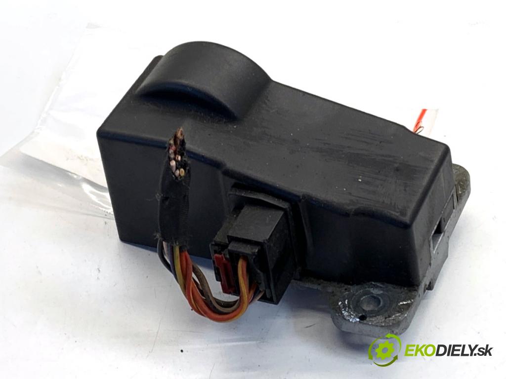 VW PASSAT B7 Kombi 2011 125 kW 2.0 TDI 1968 blokáda volantu 3C0905861J (Řízení ostatní)