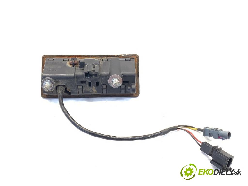 VW PASSAT B7 Kombi 2011 125 kW 2.0 TDI 1968 KAMERA ZPĚT: Kľučka 3C9827566