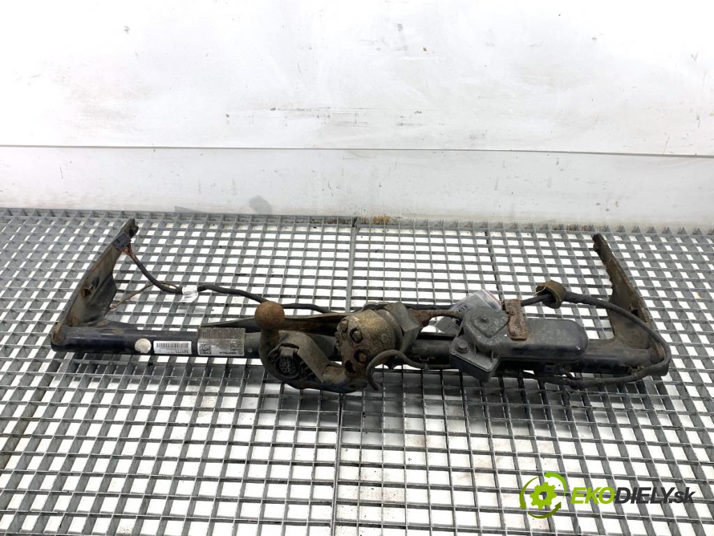 VW PASSAT B7 Kombi 2011 125 kW 2.0 TDI 1968 Hák ťažné zariadenie 3AA803880E