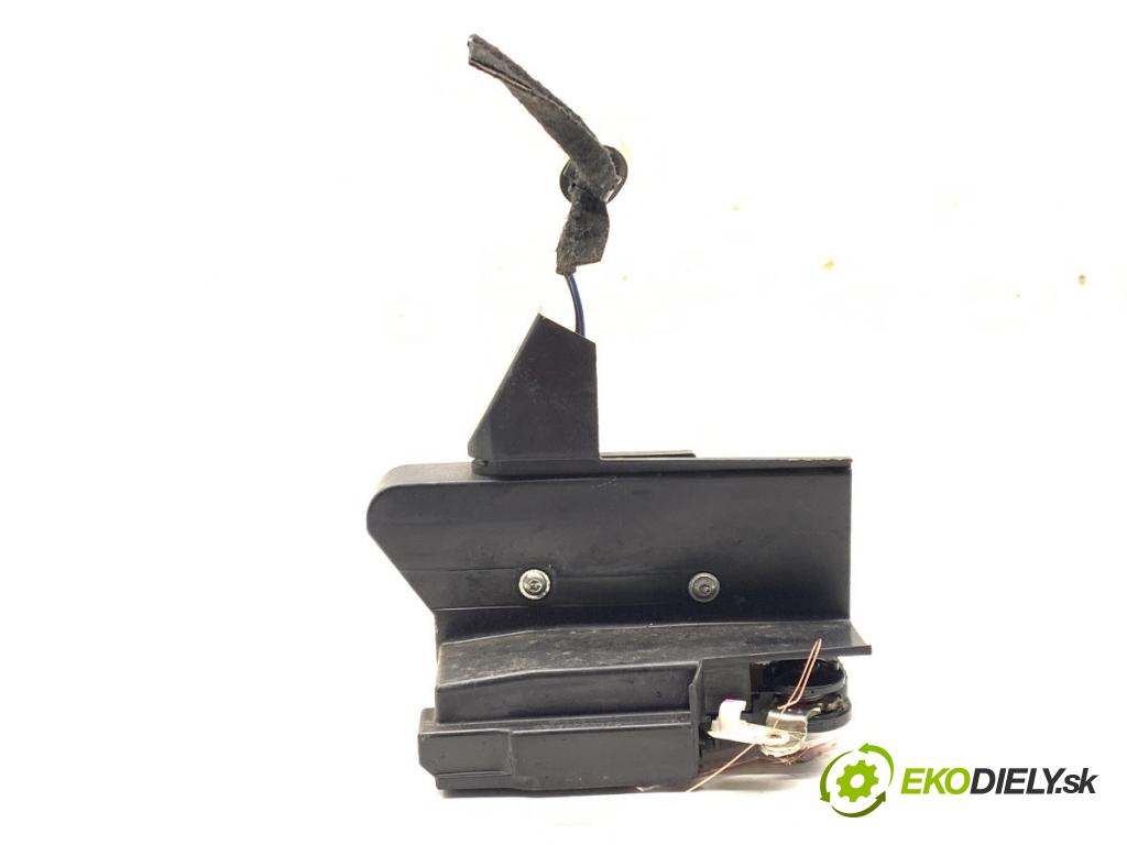 DACIA LOGAN II sedan 2019 54 kW 1.0 SCe 75 998 zámok Dvere pravy zad 825022281R