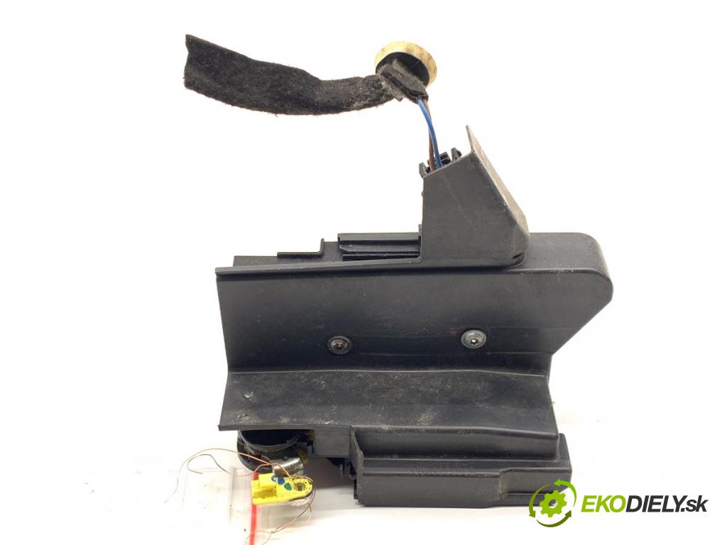 DACIA LOGAN II sedan 2019 54 kW 1.0 SCe 75 998 zámok Dvere ľavy zad 825033585R