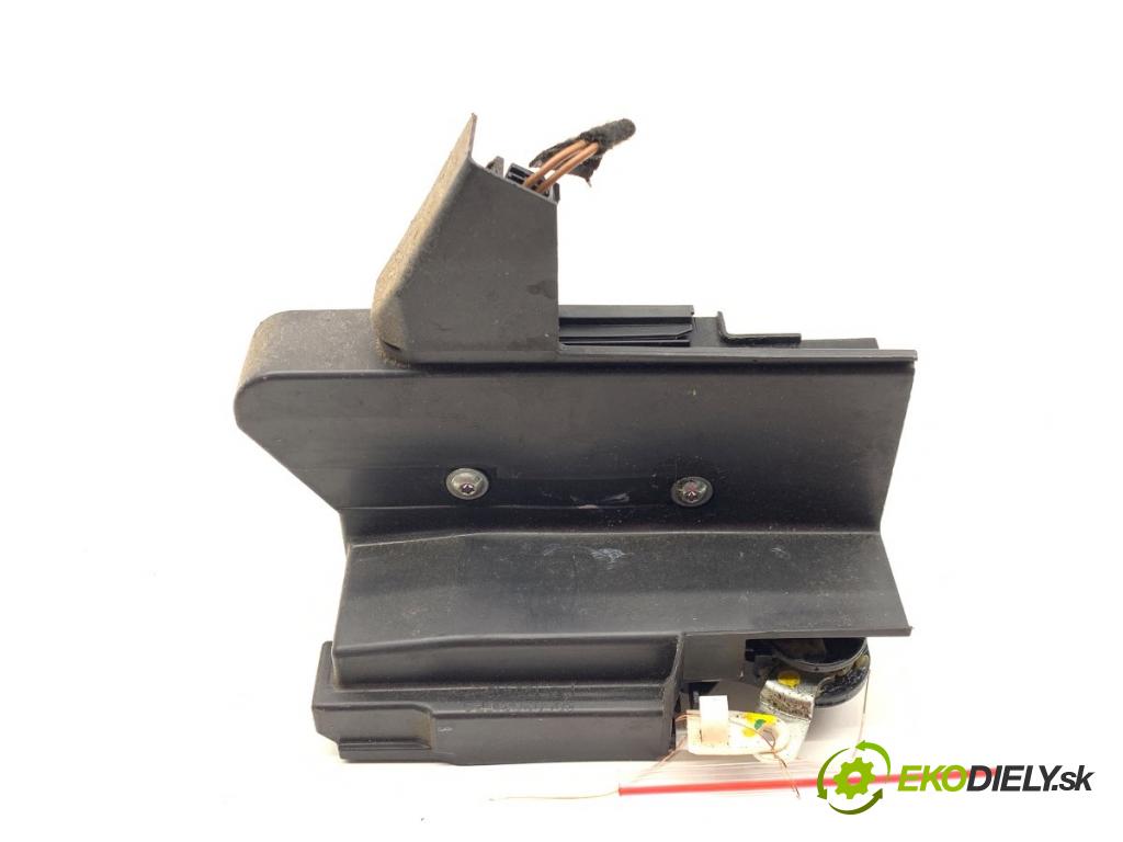 DACIA LOGAN II sedan 2019 54 kW 1.0 SCe 75 998 zámok Dvere pravy predný 805026816R