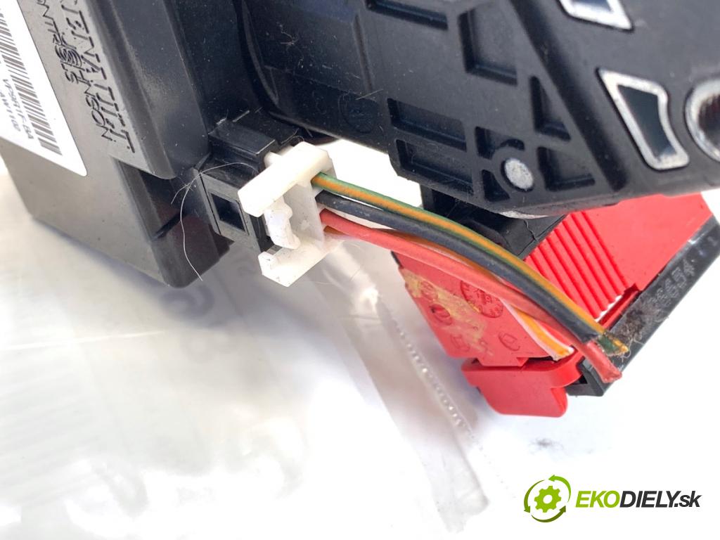 DACIA LOGAN II sedan 2019 54 kW 1.0 SCe 75 998 spinačka 285916556R (Spínacia skrinka)