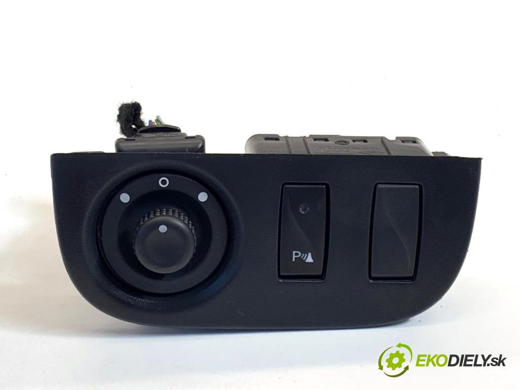 DACIA LOGAN II sedan 2019 54 kW 1.0 SCe 75 998 přepínač nastavení zpětných zrcátek  (Páčky pod volantem)