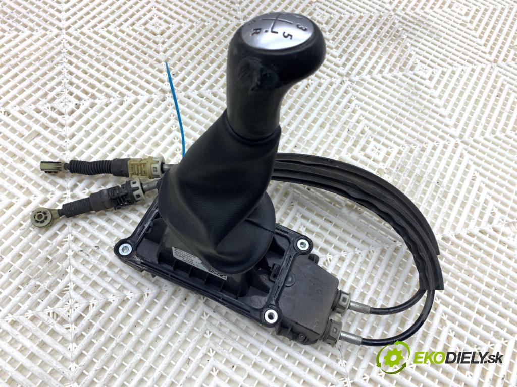 DACIA LOGAN II sedan 2019 54 kW 1.0 SCe 75 998 Kulisa 349016560R (Rýchlostná páka (kulisa))