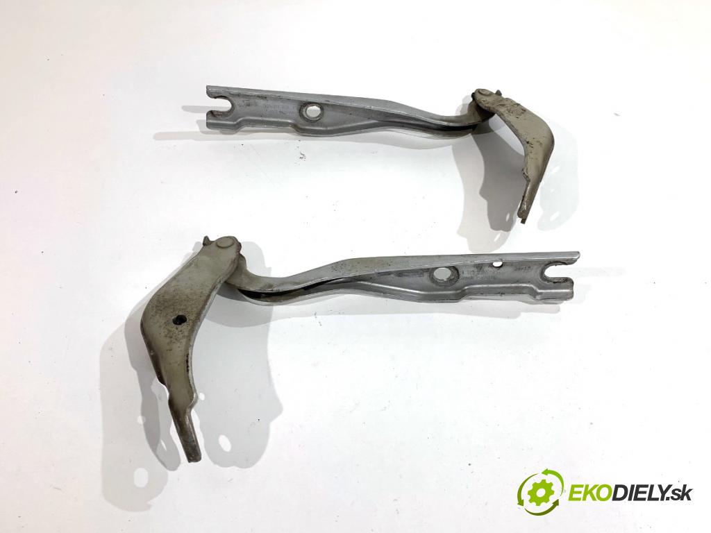 SKODA RAPID liftback 2017 85 kW 1.6 TDI 1598 závesky kapoty 5JA823301A 5JA823302A