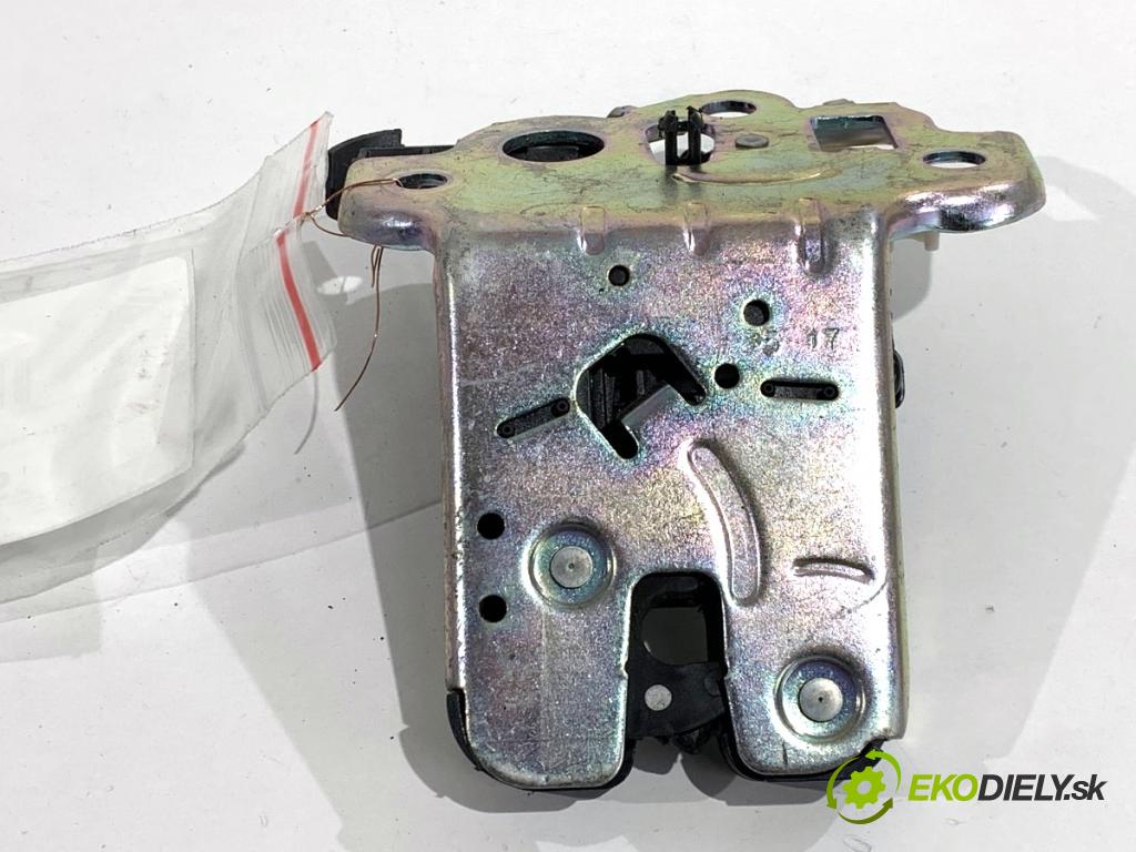 SKODA RAPID liftback 2017 85 kW 1.6 TDI 1598 zámok dverí zad 8R0827505A