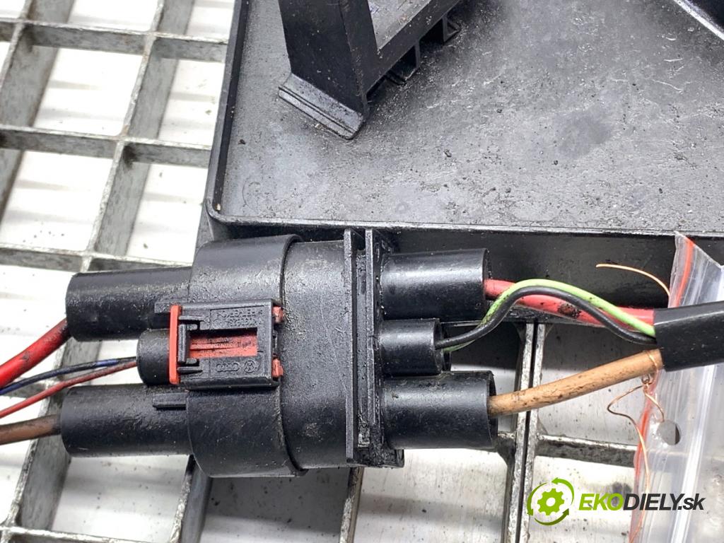 SKODA RAPID liftback 2017 85 kW 1.6 TDI 1598 Ventilátor chladiča 6R0959455G 6C0121207 (Ventilátor)