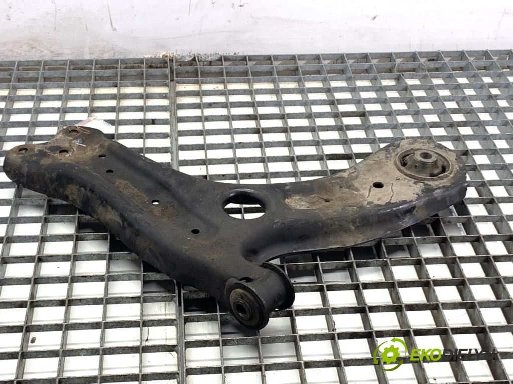 SKODA RAPID liftback 2017 85 kW 1.6 TDI 1598 rameno pravý přední část 6R0407152F