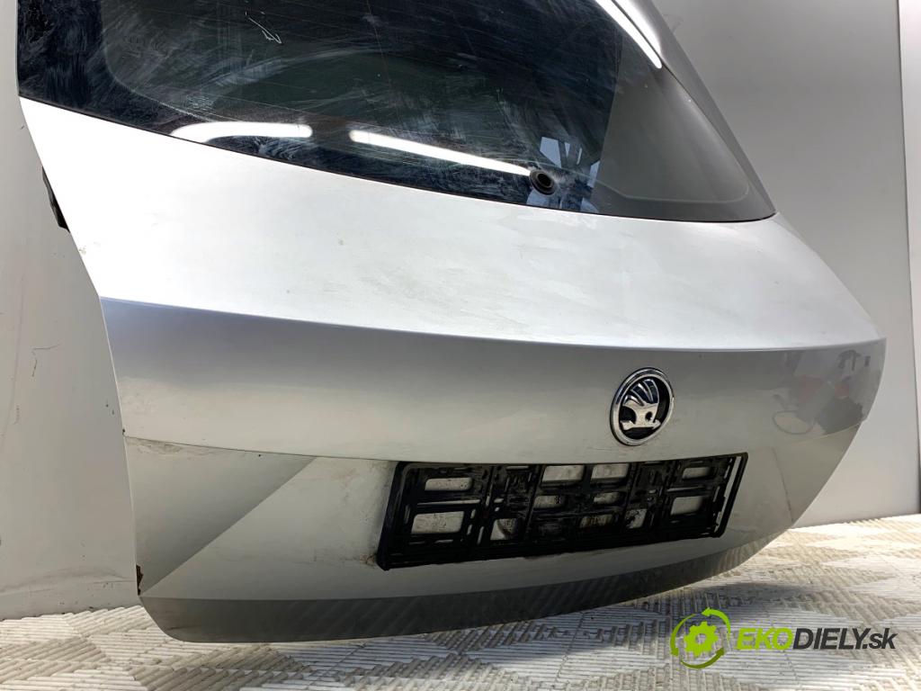 SKODA RAPID liftback 2017 85 kW 1.6 TDI 1598 kapota zad LA7W
